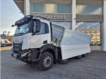 Самосвал IVECO