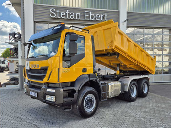 Тягач IVECO Trakker