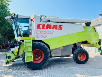 Зерноуборочный комбайн CLAAS Lexion 440