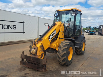 Телескопический погрузчик JCB