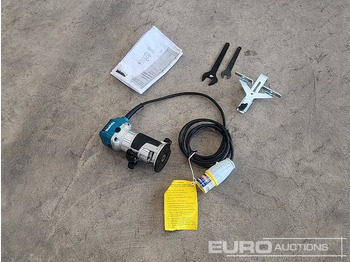 Строительное оборудование Unused Makita RT0701C 110v Router: фото 3