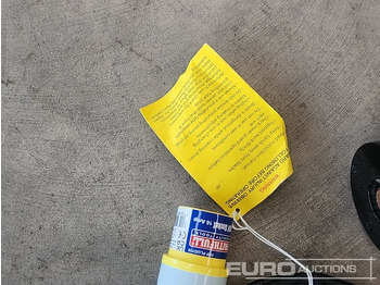 Строительное оборудование Unused Makita RT0701C 110v Router: фото 5