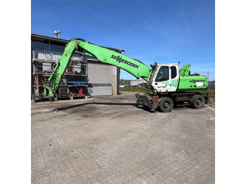 : фото в шапке страницы