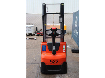 Штабелер BT SWE140L: фото 5 Штабелер BT SWE140L: фото 5