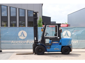 Дизельный погрузчик CATERPILLAR DP