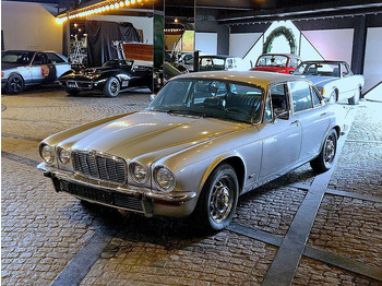 Седан JAGUAR