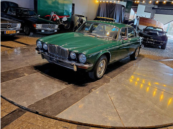 Седан JAGUAR