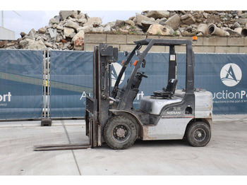 Газовый погрузчик NISSAN