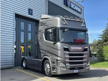 Тягач SCANIA R 450