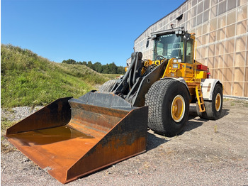 Колёсный погрузчик VOLVO L150
