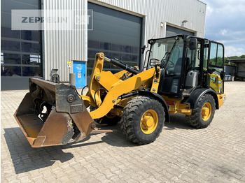 Колёсный погрузчик CATERPILLAR 906M