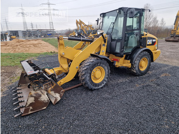 Колёсный погрузчик CATERPILLAR 906M