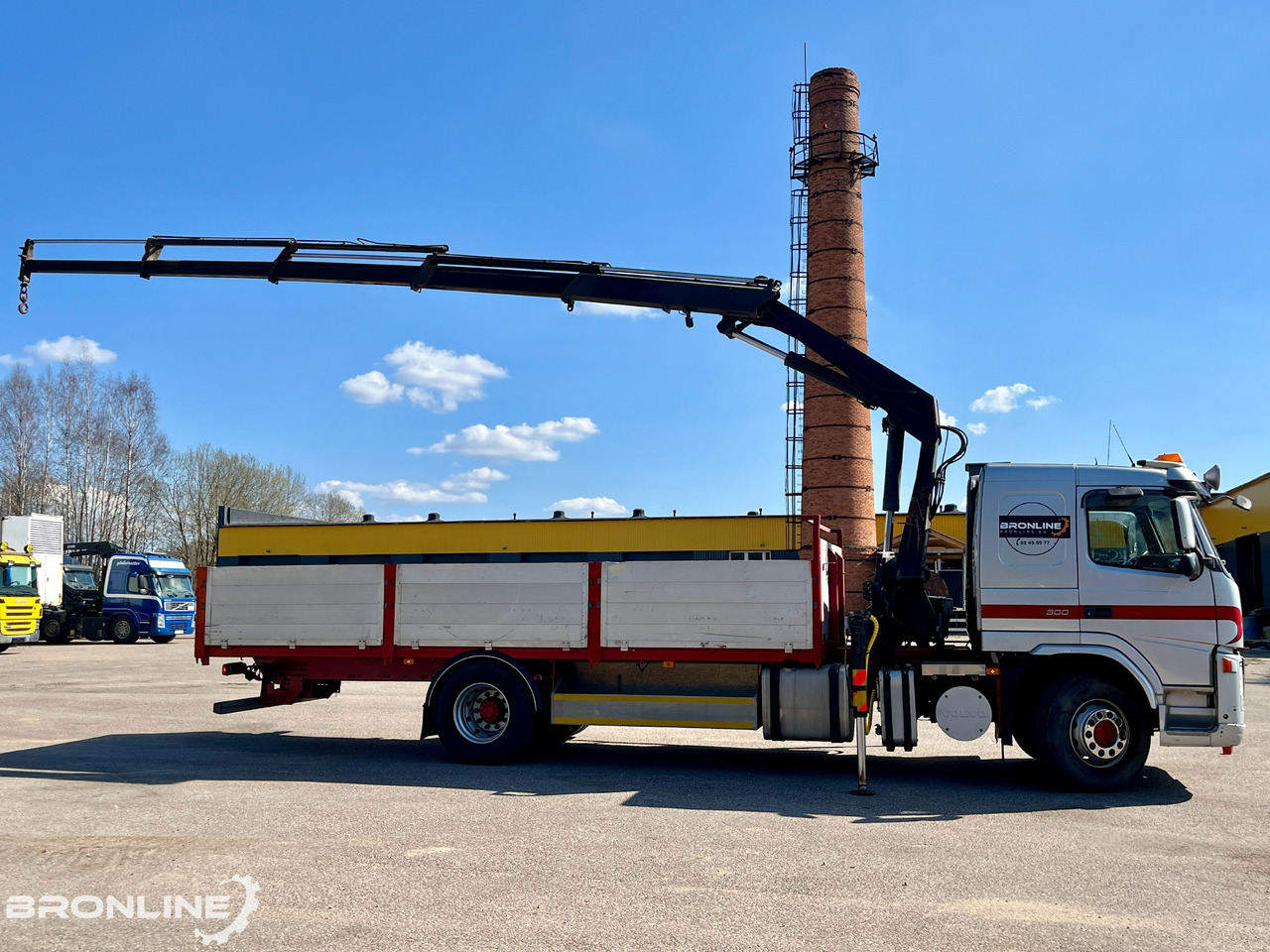 2005 Volvo FM 300 Flatbed+Crane HMF 1560-K4 - Грузовик бортовой/ Платформа: фото 4 2005 Volvo FM 300 Flatbed+Crane HMF 1560-K4 - Грузовик бортовой/ Платформа: фото 4