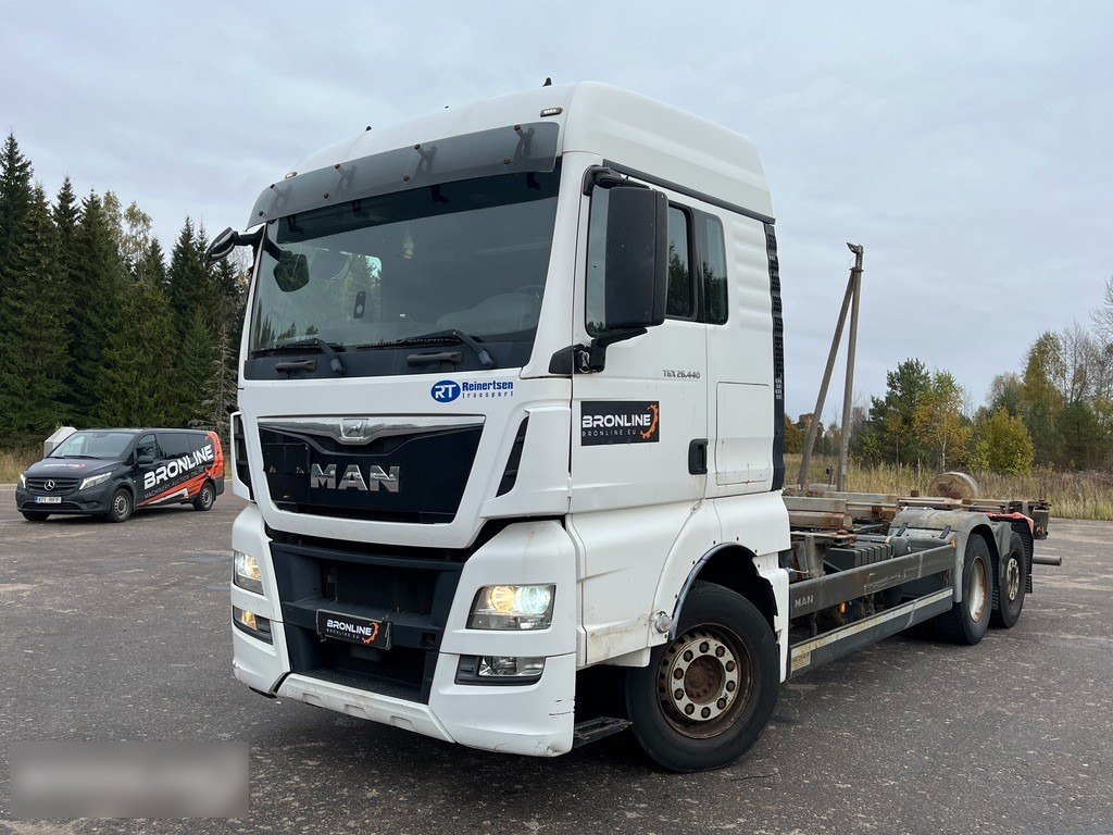 2016 MAN TGX 26.440 6x2 BDF - Грузовик-контейнеровоз/ Сменный кузов: фото 1 2016 MAN TGX 26.440 6x2 BDF - Грузовик-контейнеровоз/ Сменный кузов: фото 1