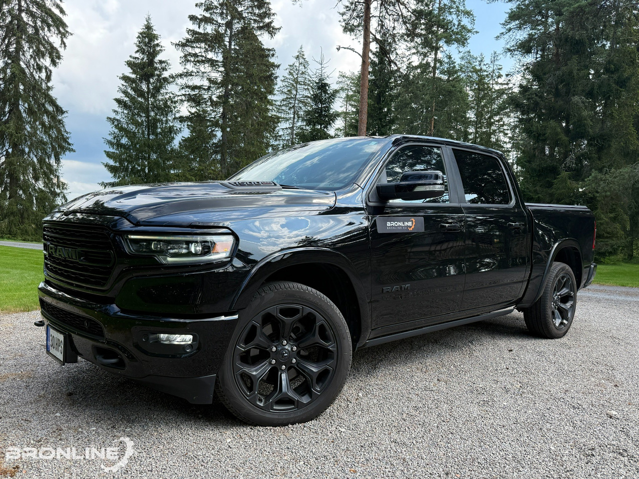 2021 RAM 1500 Limited 3.0d 194kW Crew Cab 4X4 N1 - Пикап: фото 1 2021 RAM 1500 Limited 3.0d 194kW Crew Cab 4X4 N1 - Пикап: фото 1