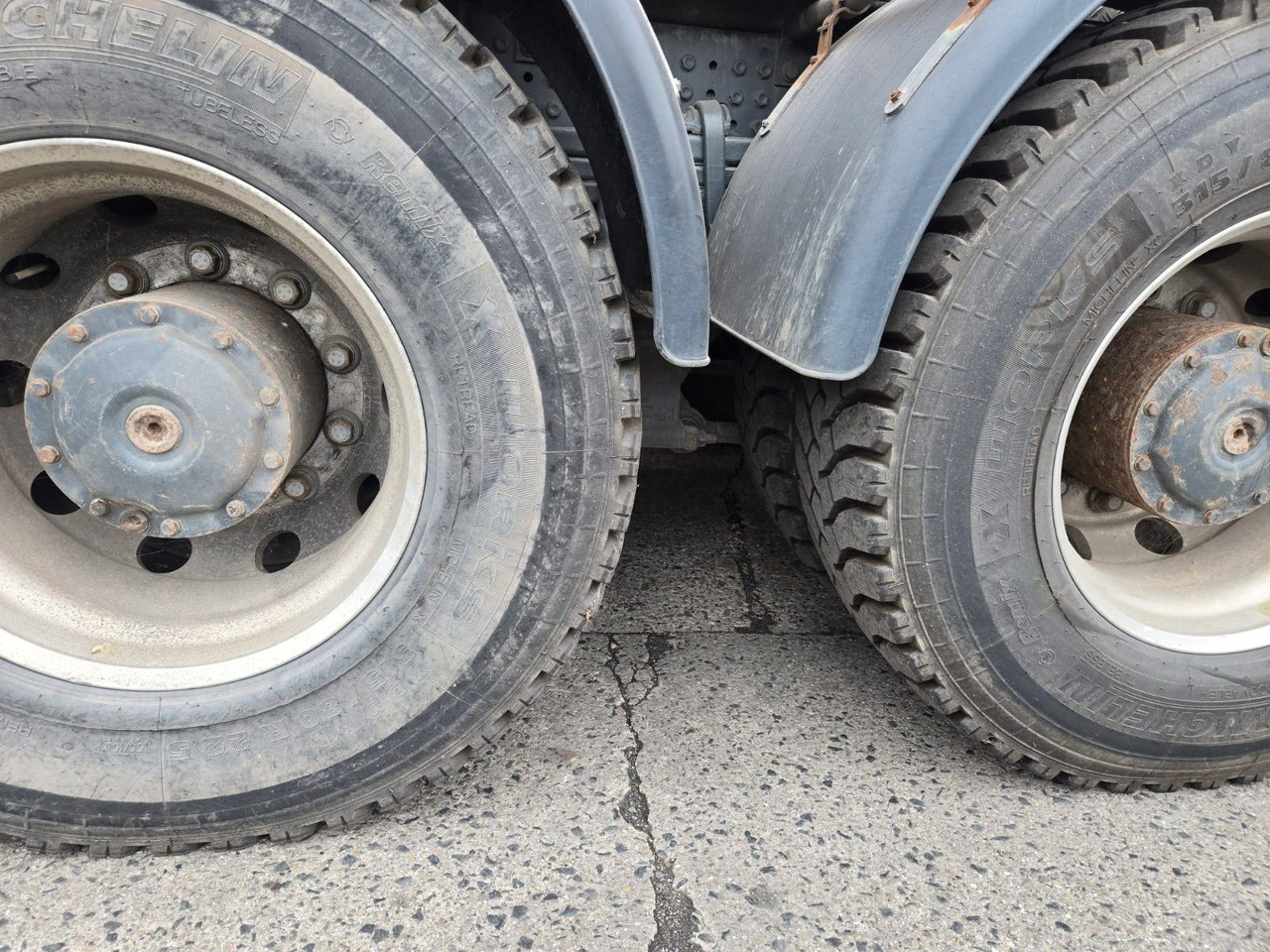 Лесовоз, Автоманипулятор Mercedes-Benz Arocs 2651 Holztransporter Blatt Blatt Kran: фото 6