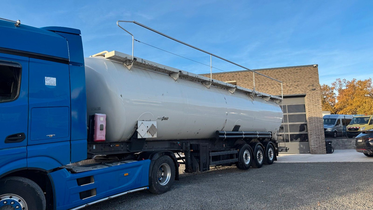 Spitzer SK 2760 CAL GGVS 60m³ Kippsilo - Полуприцеп цистерна для сыпучих грузов: фото 1 Spitzer SK 2760 CAL GGVS 60m³ Kippsilo - Полуприцеп цистерна для сыпучих грузов: фото 1