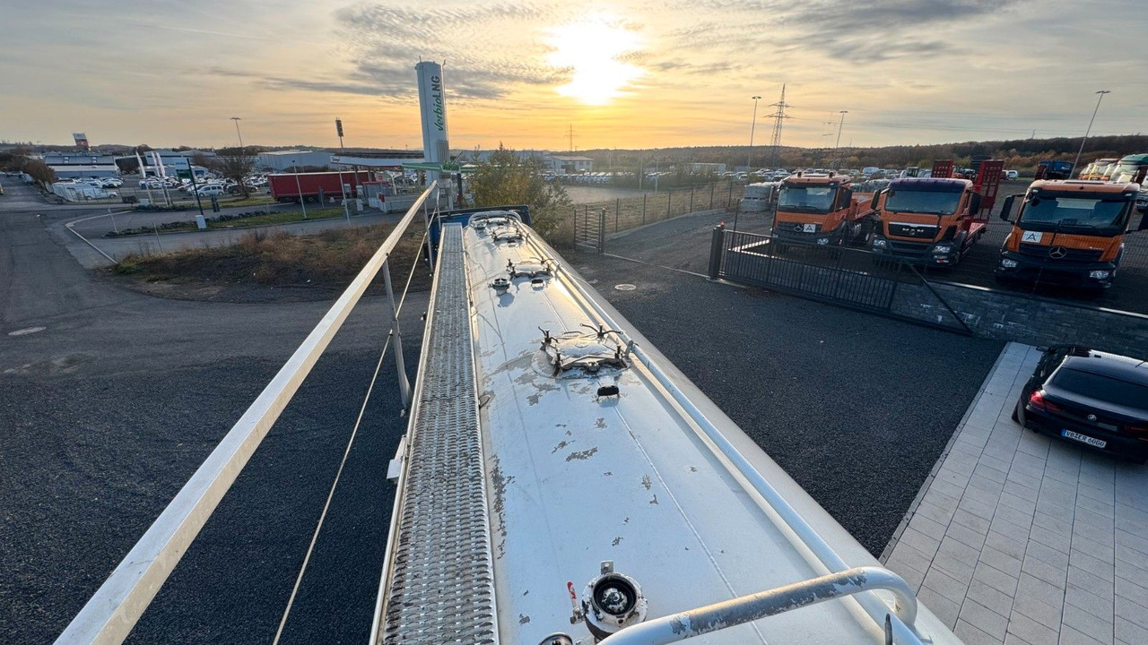 Spitzer SK 2760 CAL GGVS 60m³ Kippsilo - Полуприцеп цистерна для сыпучих грузов: фото 5 Spitzer SK 2760 CAL GGVS 60m³ Kippsilo - Полуприцеп цистерна для сыпучих грузов: фото 5