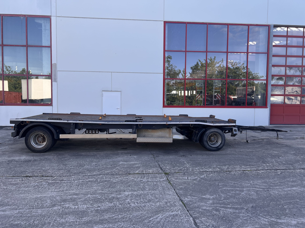 Dinkel DAC 18000 2 Achs Kombi- Anhänger für Abroll- oder Absetzmulden oder Tieflader - Прицеп мультилифт/ Бункеровоз: фото 3 Dinkel DAC 18000 2 Achs Kombi- Anhänger für Abroll- oder Absetzmulden oder Tieflader - Прицеп мультилифт/ Бункеровоз: фото 3