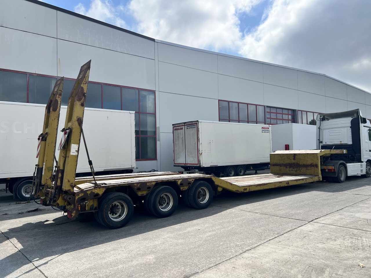 LANGENDORF SATBUE 30/38 3 Achs Tiefbett- Satteltieflader - Низкорамный полуприцеп: фото 5 LANGENDORF SATBUE 30/38 3 Achs Tiefbett- Satteltieflader - Низкорамный полуприцеп: фото 5