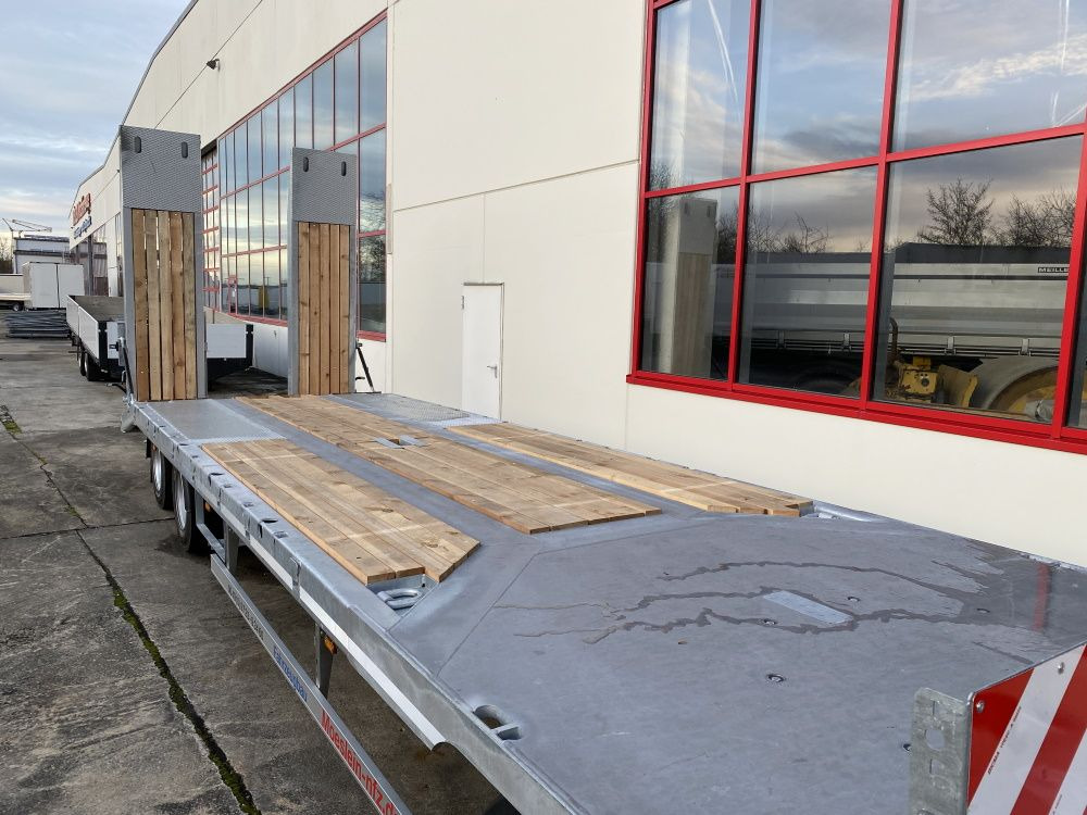 Möslein T 3-8,20 P VB H1 Blatt 3 Achs Tieflader mit gerader Ladefläche 8,10 m, Neufahrzeug - Низкорамный прицеп: фото 5 Möslein T 3-8,20 P VB H1 Blatt 3 Achs Tieflader mit gerader Ladefläche 8,10 m, Neufahrzeug - Низкорамный прицеп: фото 5