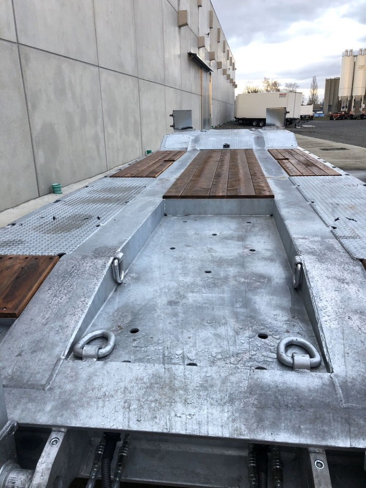 Möslein T 4 VB H1 1 neuer 4 Achs Tieflader hydraulischen Rampen - Низкорамный прицеп: фото 2 Möslein T 4 VB H1 1 neuer 4 Achs Tieflader hydraulischen Rampen - Низкорамный прицеп: фото 2