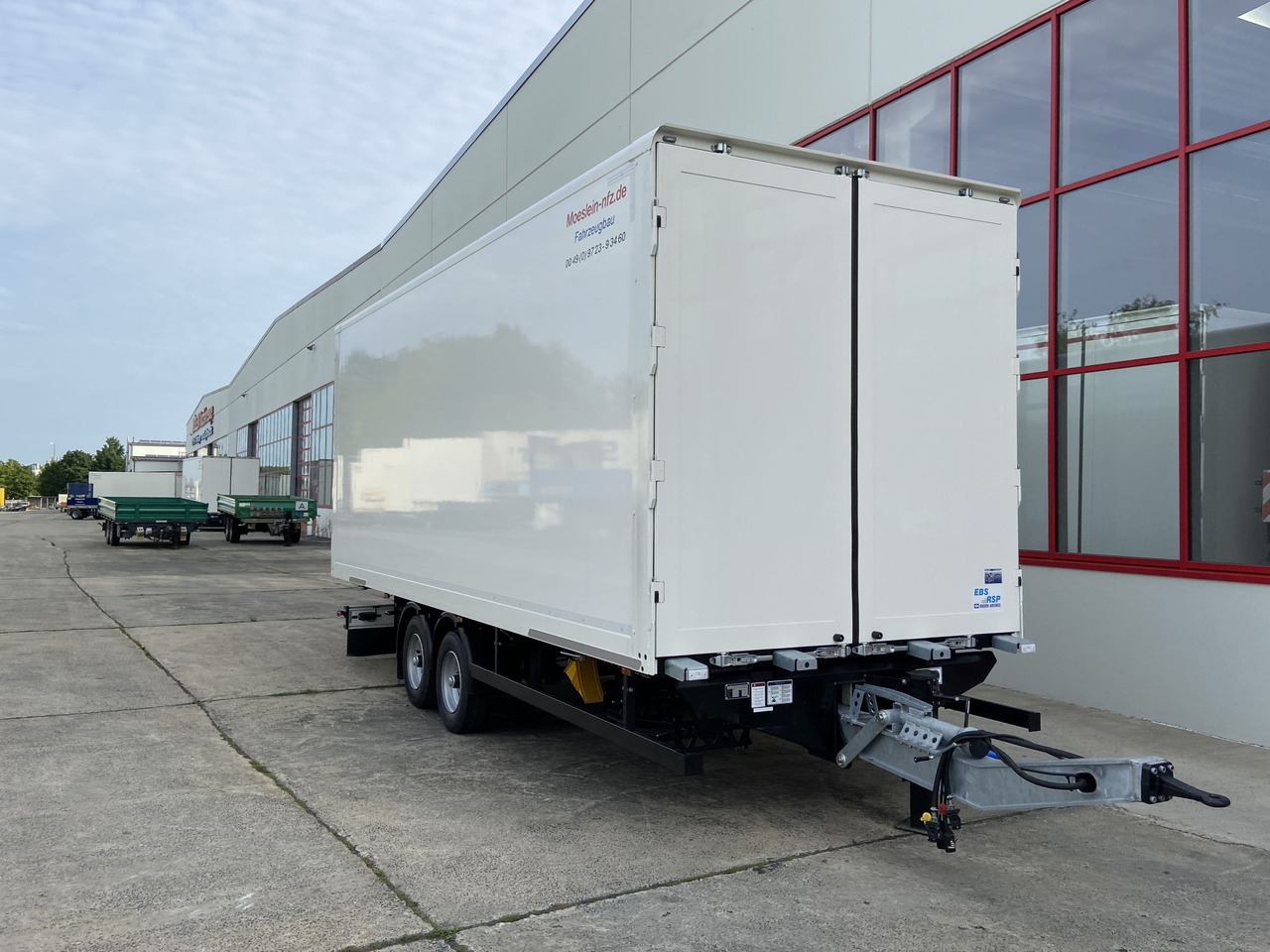 Новый Прицеп-фургон Möslein TKO 105 D 6m  weiß  Tandem- Koffer, Durchladbar, -- Neufahrzeug --: фото 6