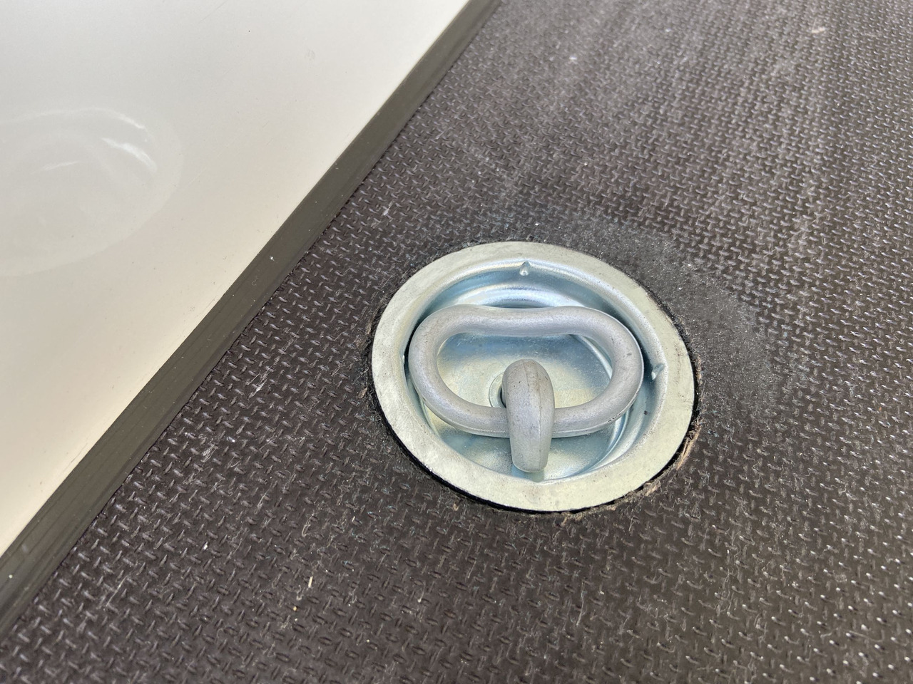 Möslein TKO 105 D 6m weiß Tandem- Koffer, Durchladbar, -- Neufahrzeug -- - Прицеп-фургон: фото 5 Möslein TKO 105 D 6m weiß Tandem- Koffer, Durchladbar, -- Neufahrzeug -- - Прицеп-фургон: фото 5