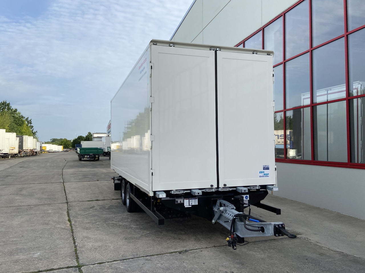 Новый Прицеп-фургон Möslein TKO 105 D 6m  weiß  Tandem- Koffer, Durchladbar, -- Neufahrzeug --: фото 14