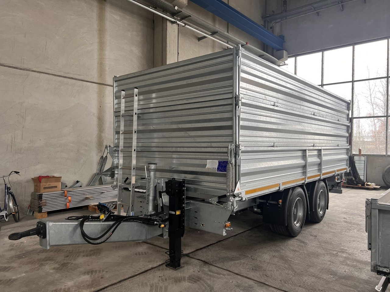 Möslein TTD 19 AB 19 t Tandem Kipper Tieflader2 x Aufsatzbordwänden-- Neufahrzeug -- - Самосвальный прицеп: фото 1 Möslein TTD 19 AB 19 t Tandem Kipper Tieflader2 x Aufsatzbordwänden-- Neufahrzeug -- - Самосвальный прицеп: фото 1