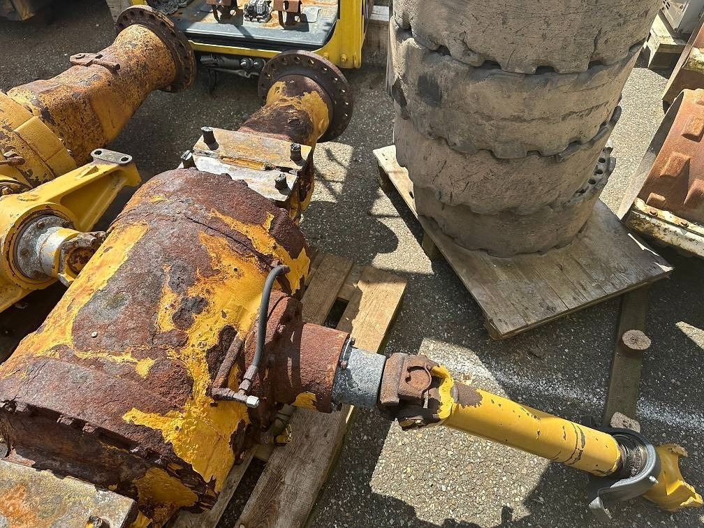 CAT 950 G front axel - Ось и запчасти для Строительной техники: фото 2 CAT 950 G front axel - Ось и запчасти для Строительной техники: фото 2