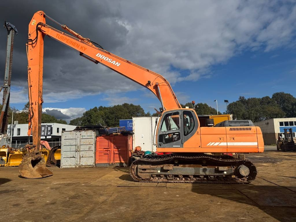 Doosan DX 300 LC ( 4.690 original hours 18M long reach )  - Экскаватор: фото 1 Doosan DX 300 LC ( 4.690 original hours 18M long reach )  - Экскаватор: фото 1