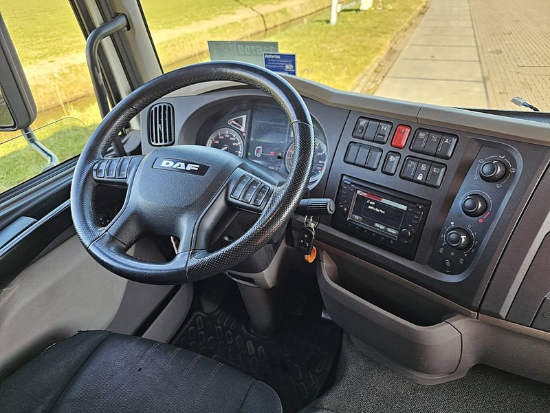Фото интерьера 1: Тентованный грузовик DAF LF 290 16T LIFT 167 TKM