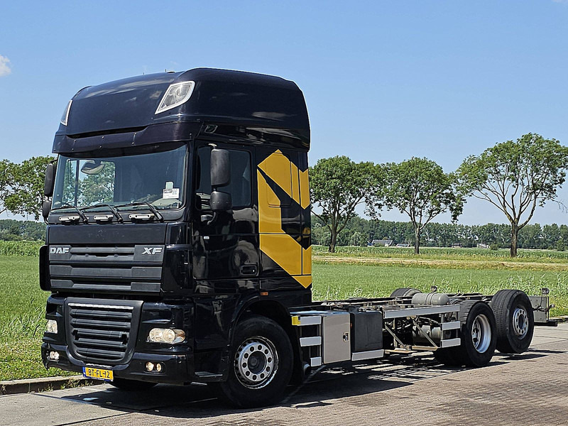 DAF XF 105.460 SSC 6X2 FAS MANUAL - Грузовик-шасси: фото 2 DAF XF 105.460 SSC 6X2 FAS MANUAL - Грузовик-шасси: фото 2