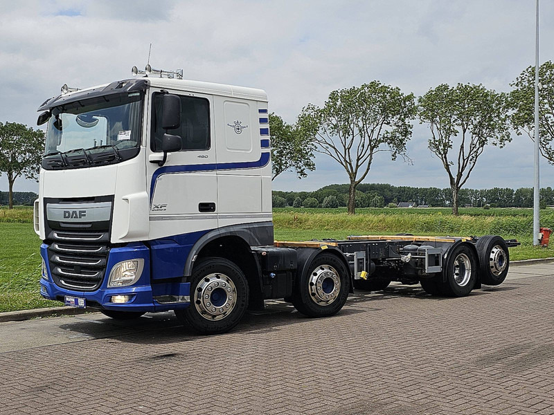 DAF XF 460 8X2 MAN. INT. ADR - Грузовик-шасси: фото 2 DAF XF 460 8X2 MAN. INT. ADR - Грузовик-шасси: фото 2