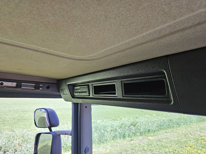 Грузовик с закрытым кузовом Scania P270 LIFT HARD WOOD FLOOR: фото 13