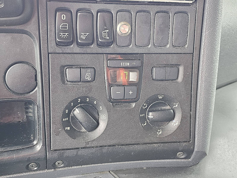 Рефрижератор Scania P320 6X2*4 LAMBERET LIFT: фото 13 Рефрижератор Scania P320 6X2*4 LAMBERET LIFT: фото 13