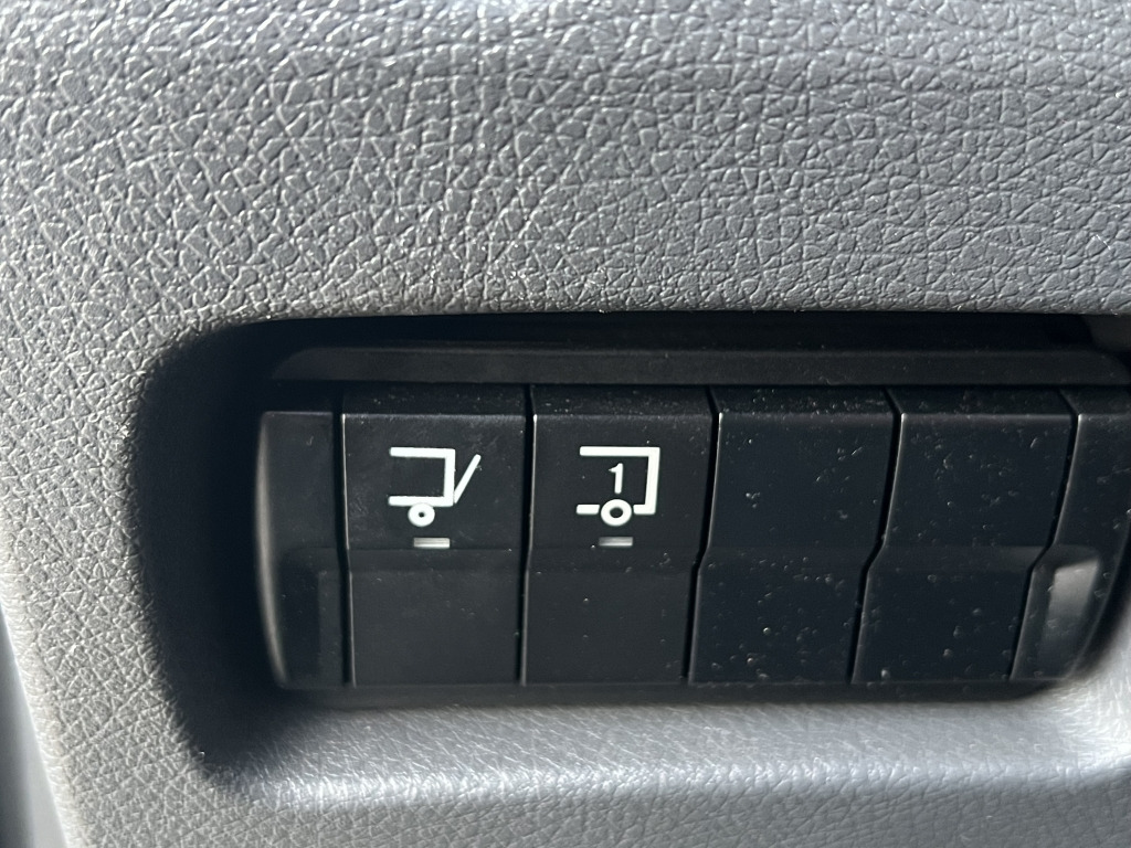 Mercedes-Benz Atego 1530 Klima Motorbremse Tempomat 7,35m +LBW - Тентованный грузовик: фото 3 Mercedes-Benz Atego 1530 Klima Motorbremse Tempomat 7,35m +LBW - Тентованный грузовик: фото 3