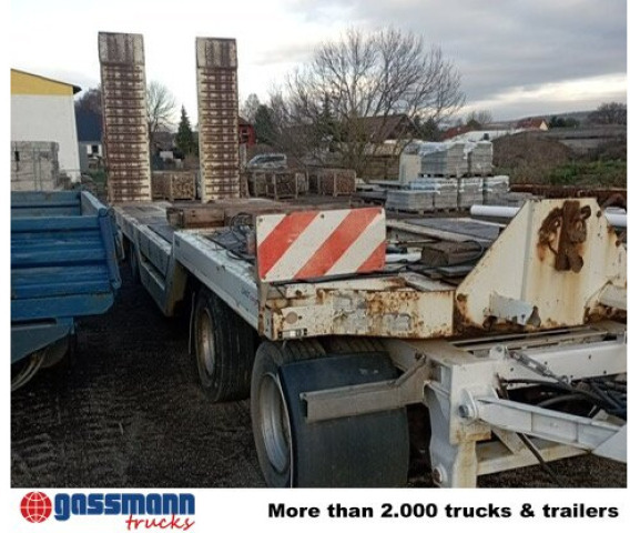 AT 400, Verbr. auf 3m, Radmulden, hydr. Rampen - Низкорамный прицеп: фото 3 AT 400, Verbr. auf 3m, Radmulden, hydr. Rampen - Низкорамный прицеп: фото 3