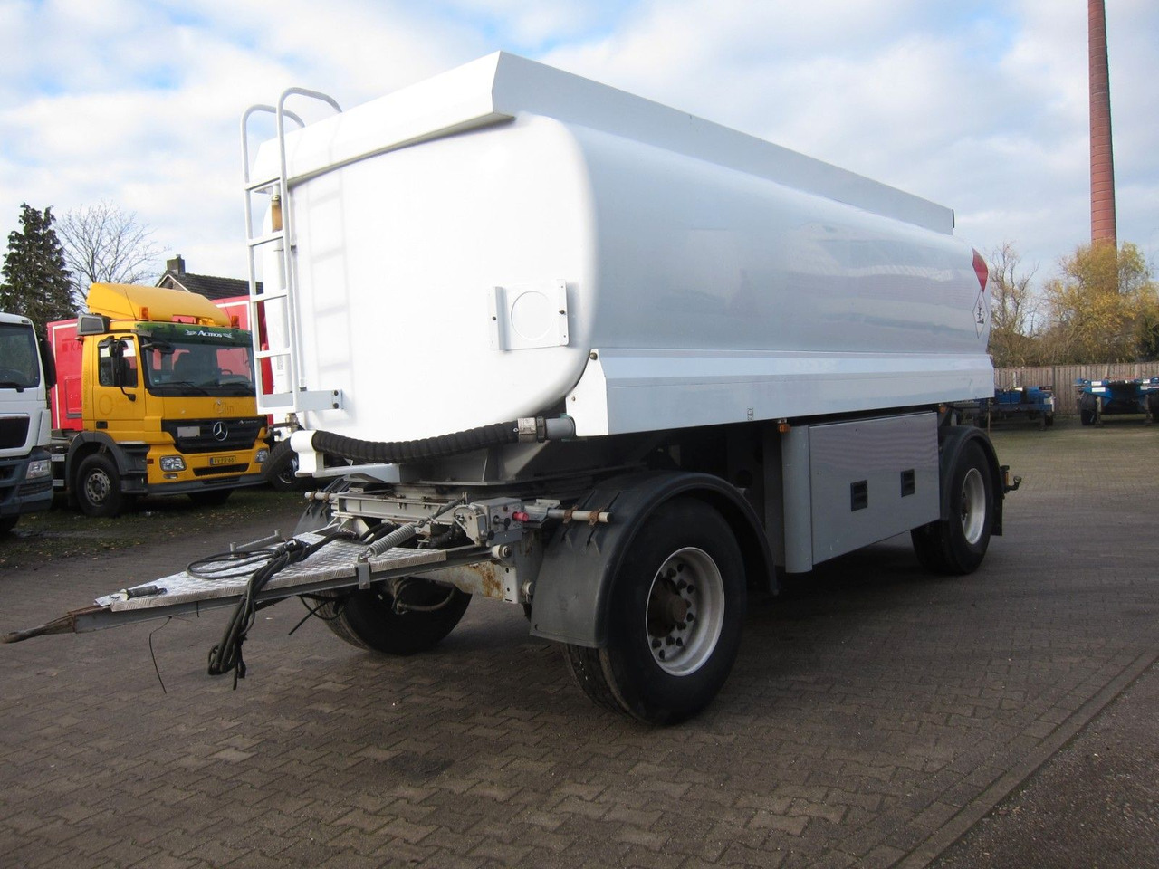 Lindner & Fischer 18400ltr 3 Kammern Oben-Unten - Прицеп-цистерна: фото 3 Lindner & Fischer 18400ltr 3 Kammern Oben-Unten - Прицеп-цистерна: фото 3