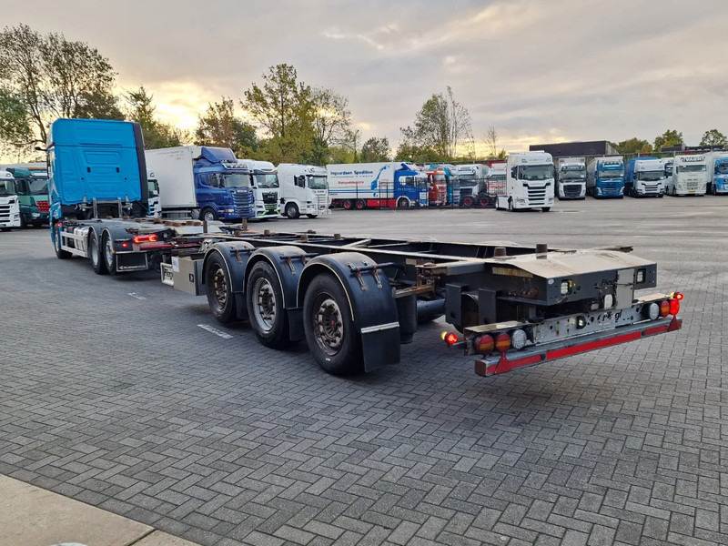 Mercedes-Benz Actros 2553 6x2 - BDF - Retarder - 4.90 WB - Full air + Fliegl trailer 2017 - Грузовик-контейнеровоз/ Сменный кузов: фото 5 Mercedes-Benz Actros 2553 6x2 - BDF - Retarder - 4.90 WB - Full air + Fliegl trailer 2017 - Грузовик-контейнеровоз/ Сменный кузов: фото 5