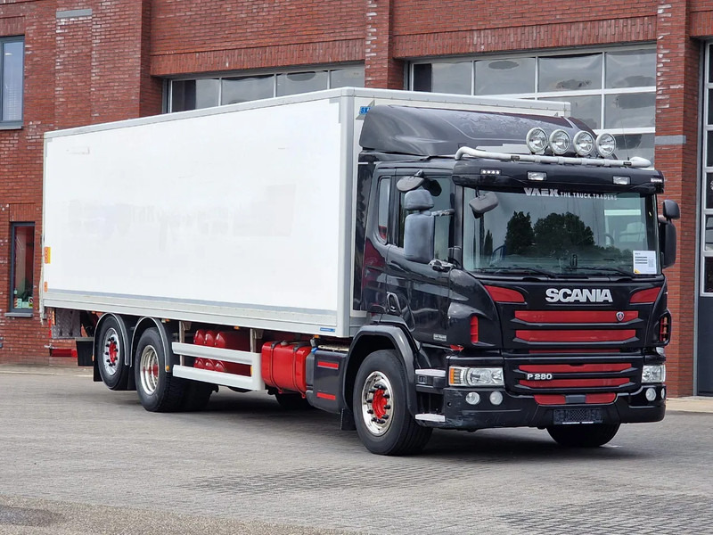 Scania P280 6x2*4 - Box - Loadlift - Low KM - Steering axle - Euro 6 - Full air - Грузовик с закрытым кузовом: фото 1 Scania P280 6x2*4 - Box - Loadlift - Low KM - Steering axle - Euro 6 - Full air - Грузовик с закрытым кузовом: фото 1