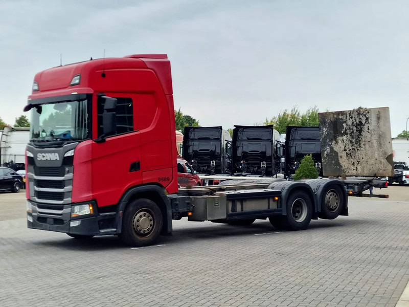 Scania S500 NGS Highline 6x2 - BDF - Full air - Loadlift - Navi - Retarder - Грузовик-контейнеровоз/ Сменный кузов: фото 3 Scania S500 NGS Highline 6x2 - BDF - Full air - Loadlift - Navi - Retarder - Грузовик-контейнеровоз/ Сменный кузов: фото 3
