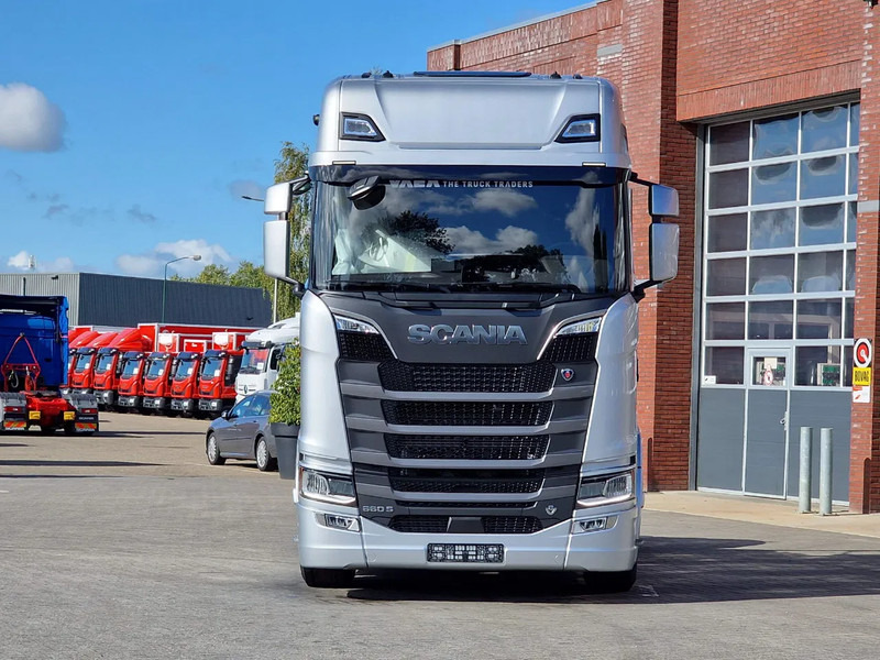 Scania 660S V8 NGS Highline 6x2/4 - New - Full spec - Retarder - Night clima - Led - Leather - Navi - Тягач: фото 2 Scania 660S V8 NGS Highline 6x2/4 - New - Full spec - Retarder - Night clima - Led - Leather - Navi - Тягач: фото 2