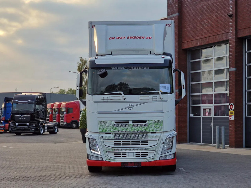 Volvo FH 13.460 lowroof 6x2 - Box with Sidedoors - 480 WB - Full air - Грузовик с закрытым кузовом: фото 2 Volvo FH 13.460 lowroof 6x2 - Box with Sidedoors - 480 WB - Full air - Грузовик с закрытым кузовом: фото 2