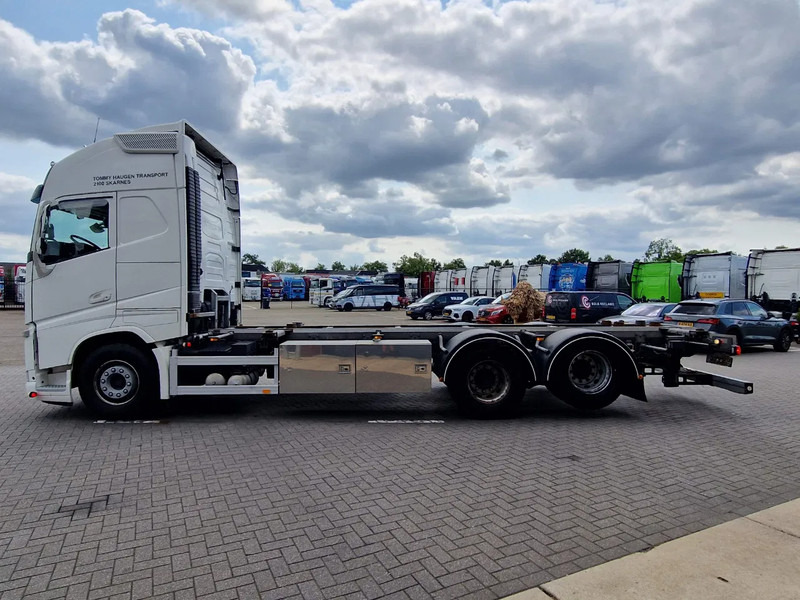 Volvo FH 13.500 Globetrotter XL 6x2 - BDF - Retarder - I parkcool - Full air - 4.90 WB - Грузовик-контейнеровоз/ Сменный кузов: фото 4 Volvo FH 13.500 Globetrotter XL 6x2 - BDF - Retarder - I parkcool - Full air - 4.90 WB - Грузовик-контейнеровоз/ Сменный кузов: фото 4