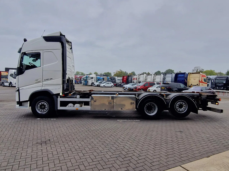 Volvo FH 13.540 Globetrotter 6x2 - BDF - Retarder - 4.90 WB - Full air - Leather - Грузовик-контейнеровоз/ Сменный кузов: фото 4 Volvo FH 13.540 Globetrotter 6x2 - BDF - Retarder - 4.90 WB - Full air - Leather - Грузовик-контейнеровоз/ Сменный кузов: фото 4