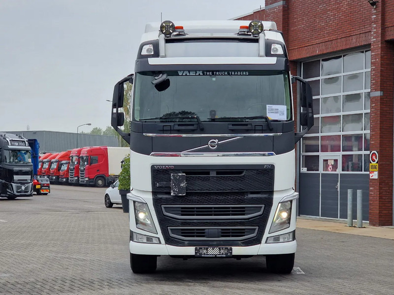 Volvo FH 13.540 Globetrotter 6x2 - BDF - Retarder - 4.90 WB - Full air - Leather - Грузовик-контейнеровоз/ Сменный кузов: фото 2 Volvo FH 13.540 Globetrotter 6x2 - BDF - Retarder - 4.90 WB - Full air - Leather - Грузовик-контейнеровоз/ Сменный кузов: фото 2