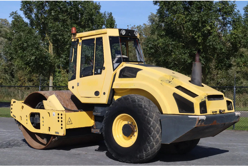 Bomag BW213 D-4 | LOW HOURS! | EVIB | GOOD CONDITION - Каток: фото 3 Bomag BW213 D-4 | LOW HOURS! | EVIB | GOOD CONDITION - Каток: фото 3