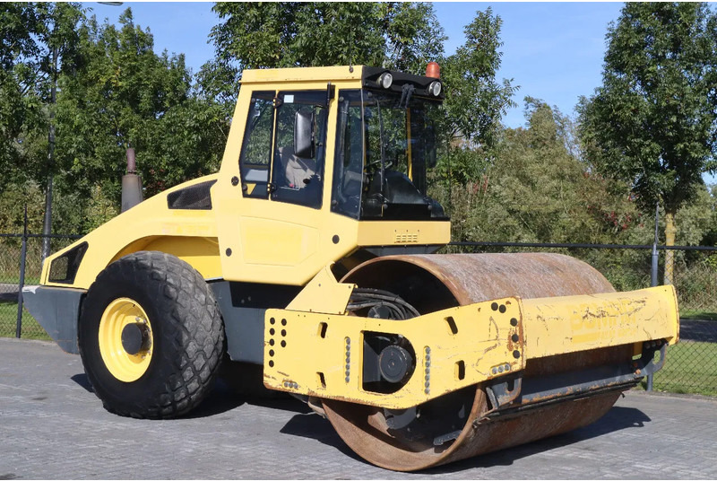 Bomag BW213 D-4 | LOW HOURS! | EVIB | GOOD CONDITION - Каток: фото 5 Bomag BW213 D-4 | LOW HOURS! | EVIB | GOOD CONDITION - Каток: фото 5